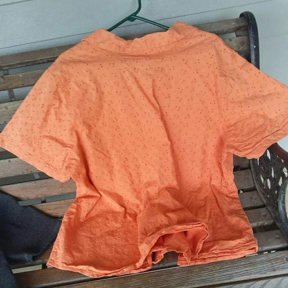 ♡ Only Necessities Stretchy Eyelet Tunic - Picture 3 of 4